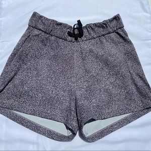 Lululemon black and white shorts size 2